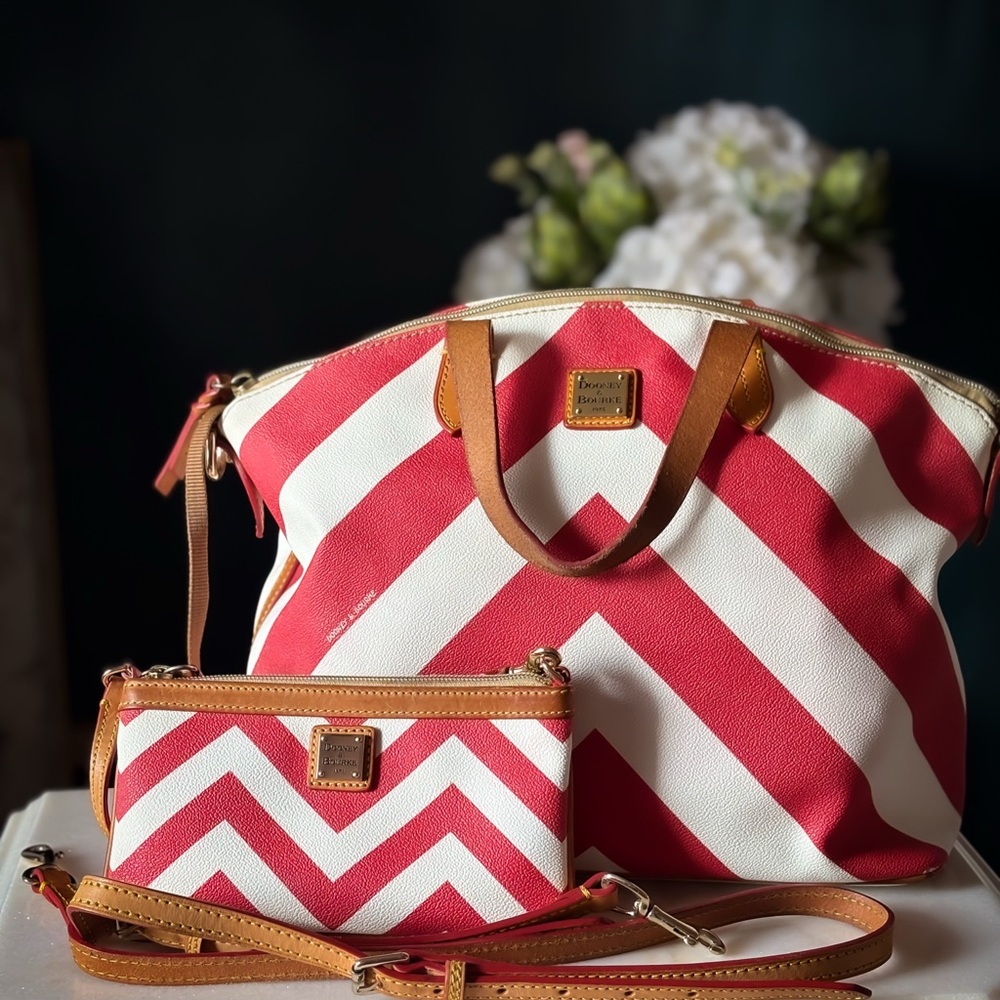 Dooney & Bourke Red Chevron Tote Bag Set w/ Pouch Preppy Shoulder Bag